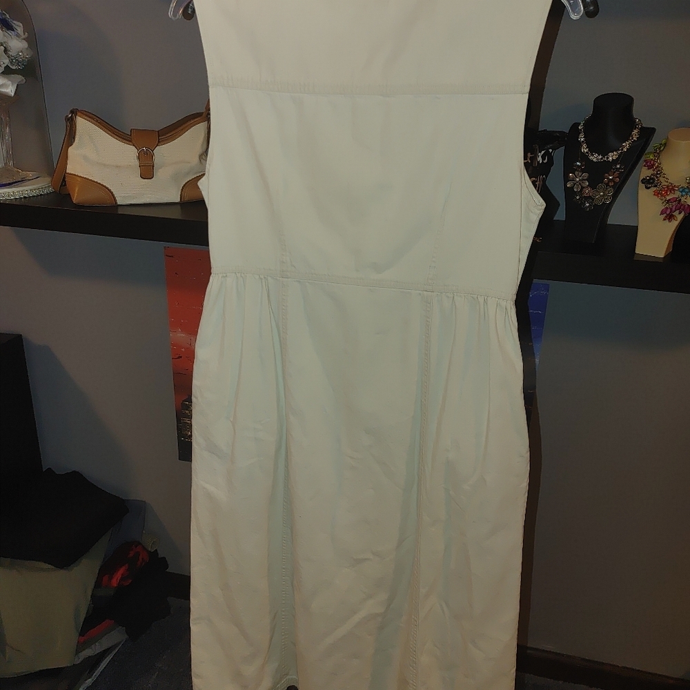 L.L. Bean Cream Sleeveless Sheath Dress With Pockets, Size 8 (Medium). - Picture 4 of 6